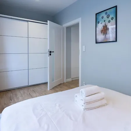 Silesian Deluxe By Bookinghost Apartman Katowice