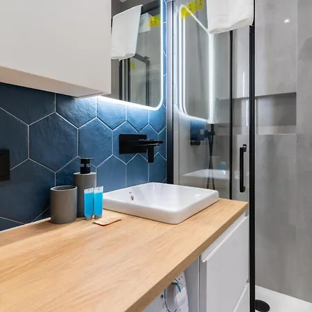 Silesian Deluxe By Bookinghost