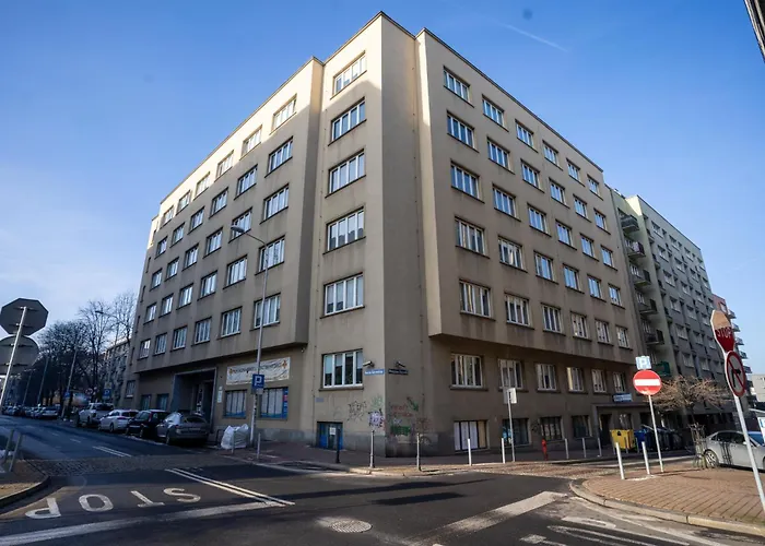 Silesian Deluxe By Bookinghost